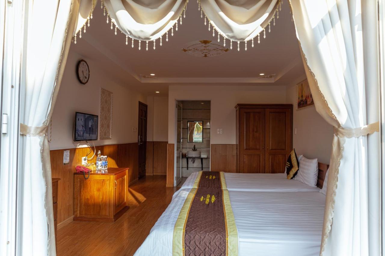 Window 1 Hotel Kon Tum Buitenkant foto